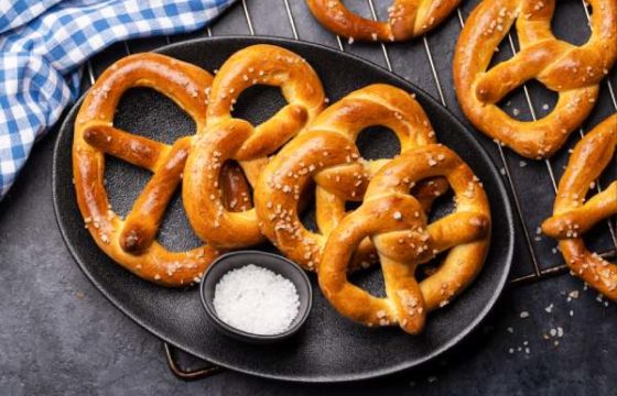 Laugenbrötchen mit spanischem Olivenöl